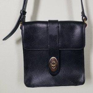 Kelsie Dagger Cross Body Pocket Book Purse